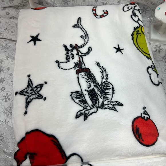 How The Grinch Stole Christmas Oversized VIRAL Throw Blanket - Sketch Print - Picture 10 of 12